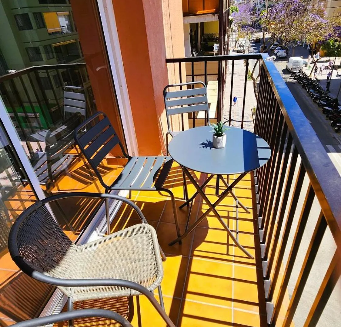 Stunning Fuengirola Gem With City And Sea Views 公寓